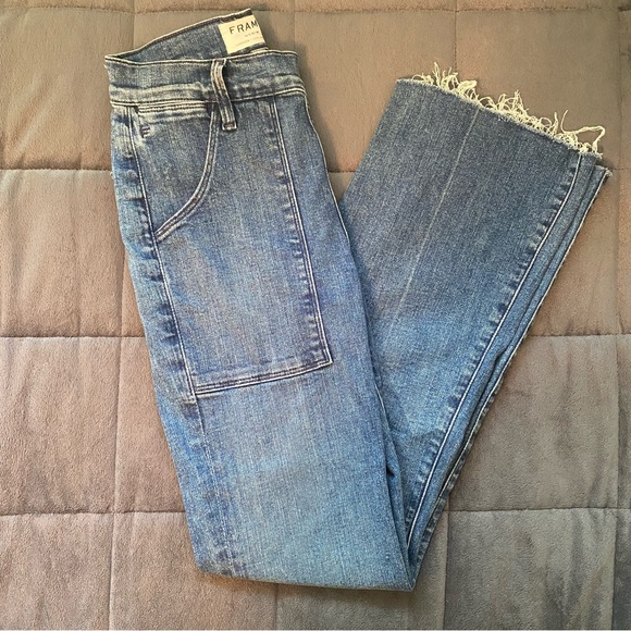 Frame Denim Cropped Le Flare de Francoise in Sunnyslope - Picture 10 of 16